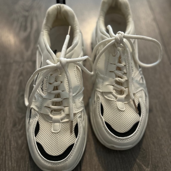 Sport trainers - Picture 3 of 5